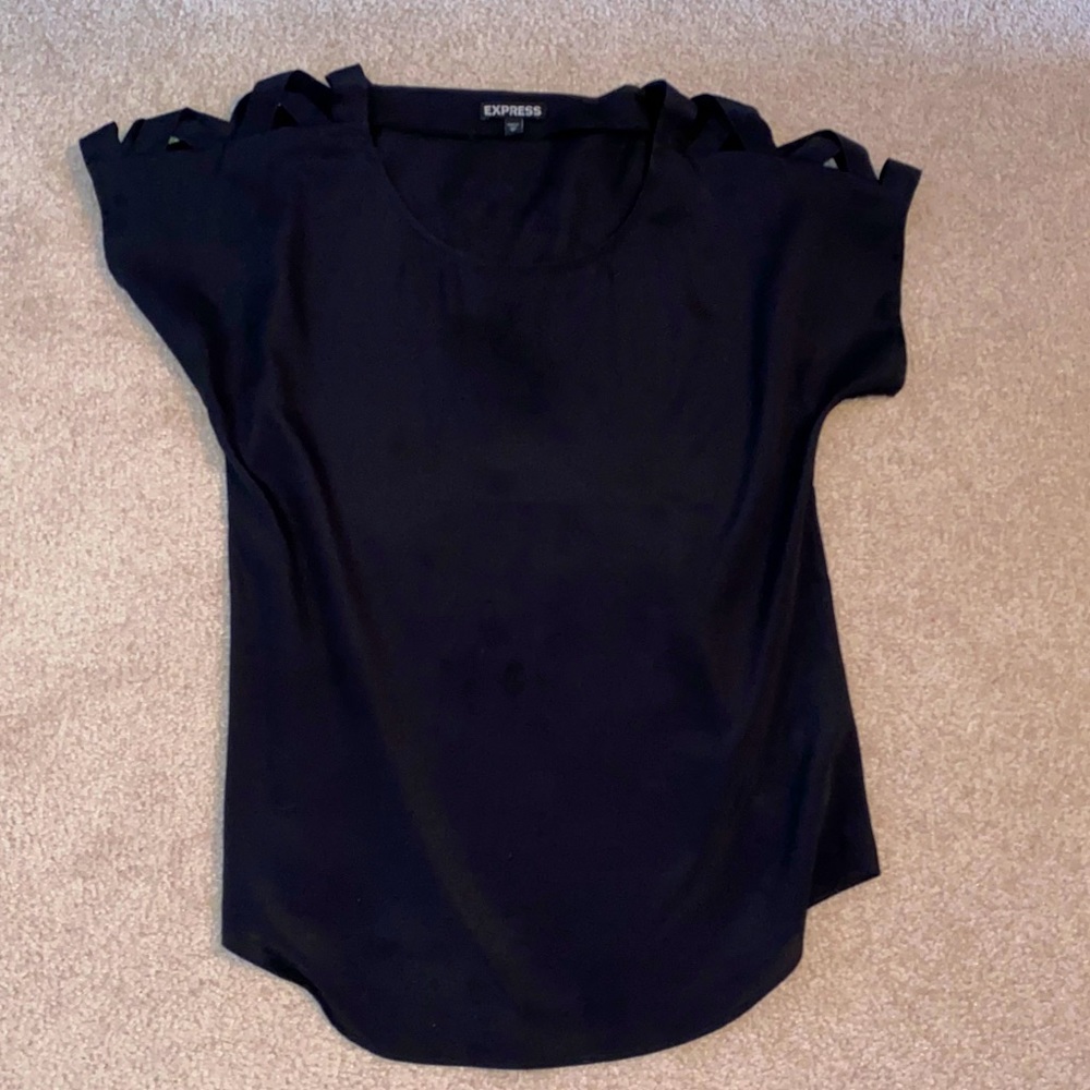 Express crisscross cutout top